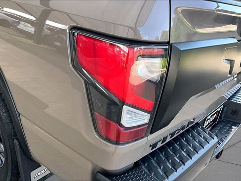 Used 2023 Nissan Titan PRO-4X w/ Pro-4x Convenience Package AWD/4WD image 28