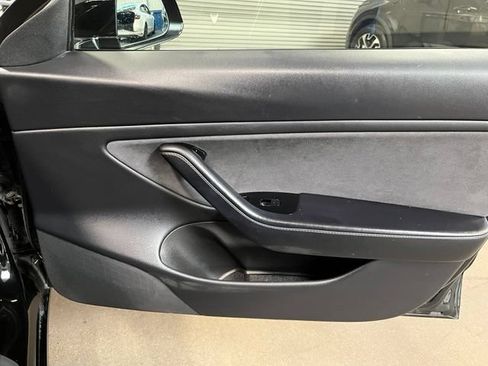 Used 2019 Tesla Model 3 Standard Range Plus RWD image 11