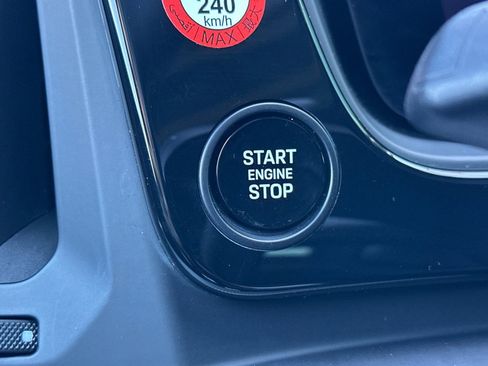 Used 2025 Porsche Cayenne Coupe image 23