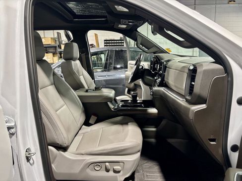 Used 2023 GMC Sierra 1500 SLT w/ SLT Premium Package image 7