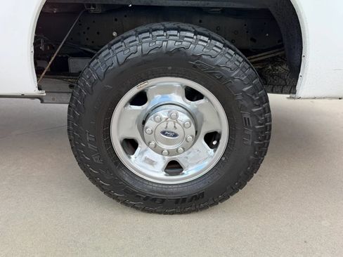 Used 2015 Ford F250 XL w/ Power Equipment Group AWD/4WD image 14