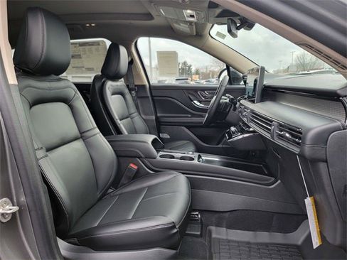 New 2026 Lincoln Corsair Premiere image 23