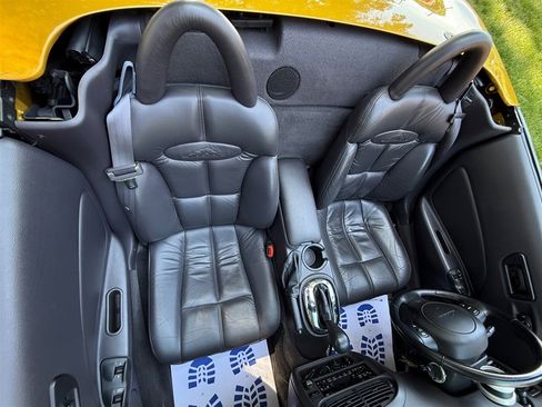 Used 2002 Chrysler Prowler image 63