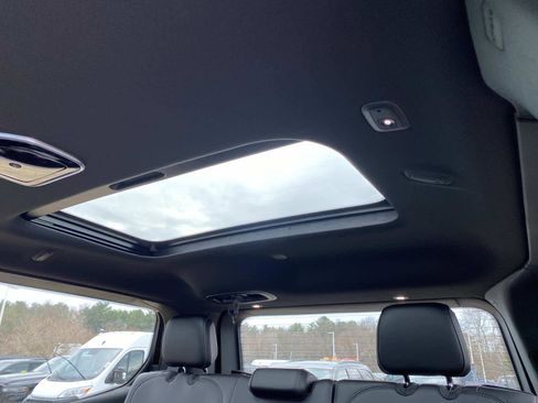 New 2026 Jeep Grand Wagoneer 4WD image 8