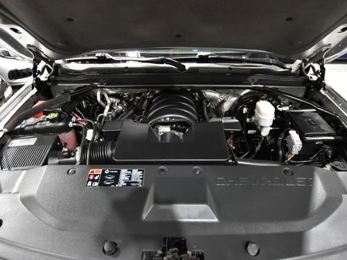 Used 2015 Chevrolet Suburban LT image 53