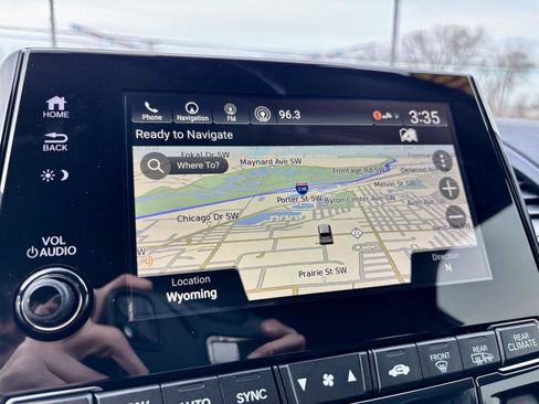 Used 2019 Honda Odyssey Elite image 4