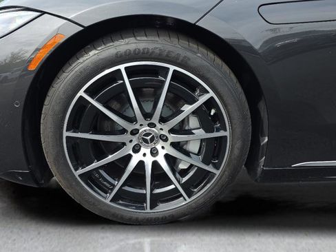 Used 2024 Mercedes-Benz EQS 580 580 image 16