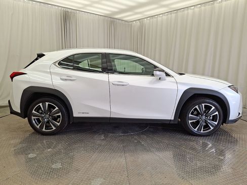 Used 2019 Lexus UX 250h w/ Premium Package AWD/4WD image 26
