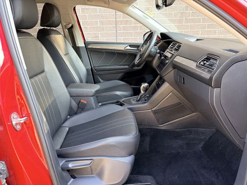 Used 2023 Volkswagen Tiguan SE FWD image 16