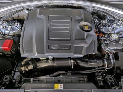 Used 2022 Land Rover Range Rover Velar R-Dynamic S image 25