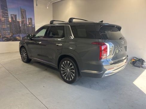 Used 2023 Hyundai Palisade Calligraphy image 8