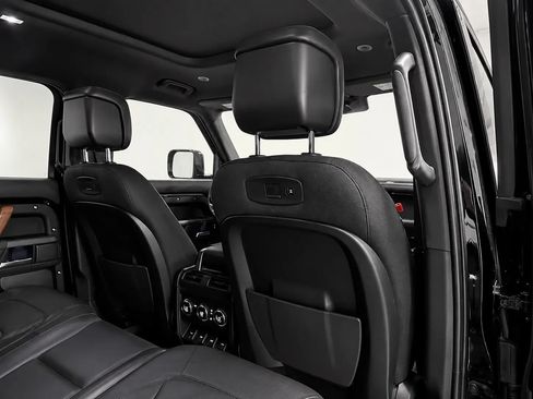 Used 2020 Land Rover Defender 110 X AWD/4WD image 23