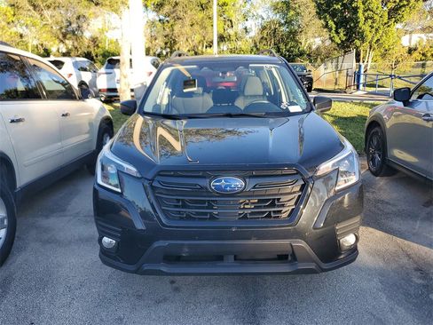 Used 2023 Subaru Forester Premium image 2