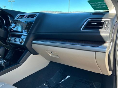 Used 2017 Subaru Outback 2.5i Limited image 8