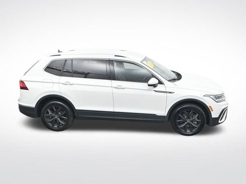 Used 2024 Volkswagen Tiguan SE image 27
