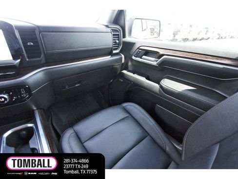 Used 2024 GMC Sierra 1500 Elevation w/ Elevation Premium Package AWD/4WD image 11