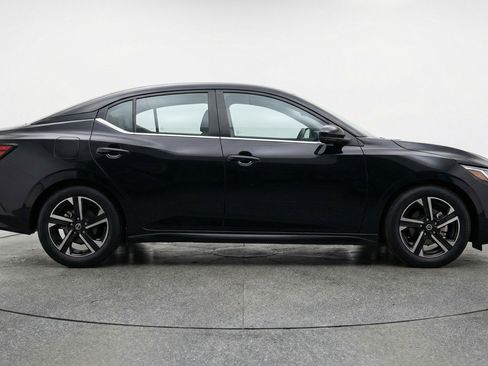 Used 2025 Nissan Sentra SV image 11