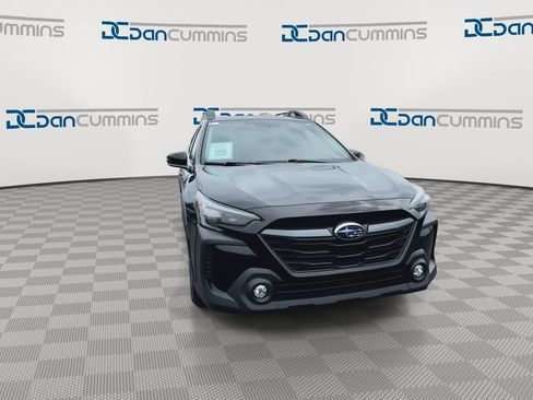 Used 2023 Subaru Outback Premium AWD/4WD image 3