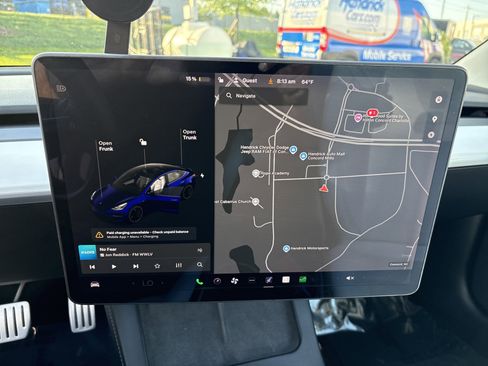 Used 2021 Tesla Model 3 Performance image 25