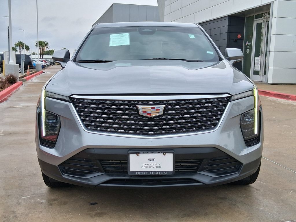 Certified 2024 Cadillac XT4 Luxury FWD image 2