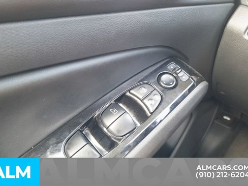 Used 2024 Nissan Altima 2.5 SR FWD image 16