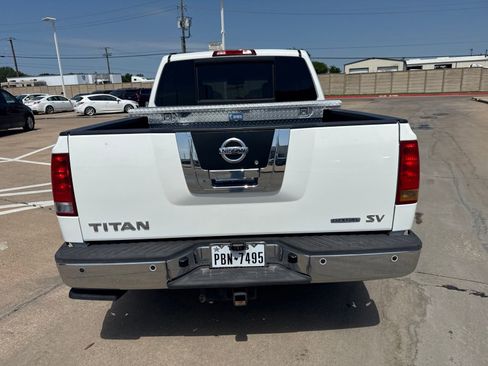 Used 2012 Nissan Titan SV w/ SV Value Truck Pkg RWD image 6