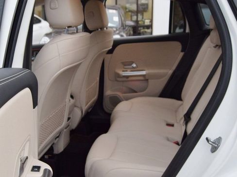 Used 2021 Mercedes-Benz GLA 250 4MATIC image 33