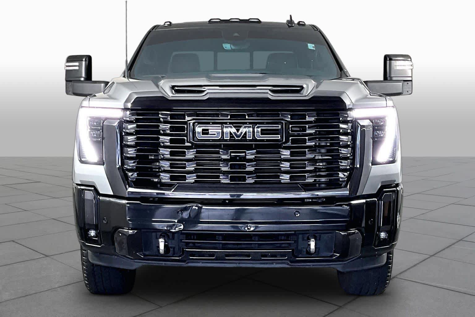 Used 2024 GMC Sierra 2500 Denali Ultimate AWD/4WD image 6