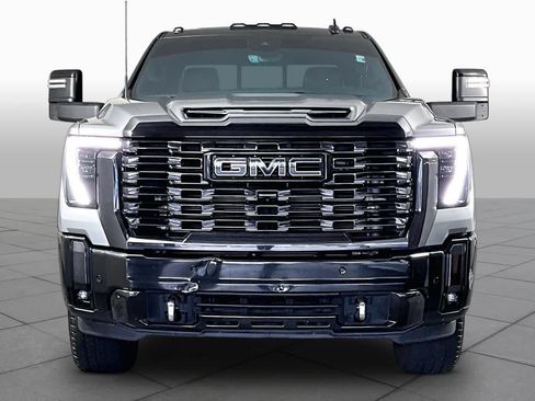 Used 2024 GMC Sierra 2500 Denali Ultimate AWD/4WD image 6