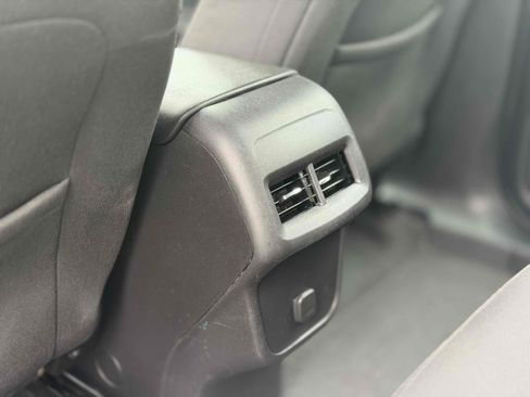 Used 2018 Chevrolet Equinox LS FWD image 19