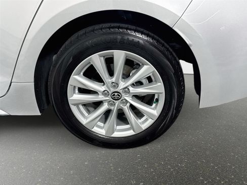 Used 2024 Toyota Corolla LE w/ LE Convenience Package FWD image 29