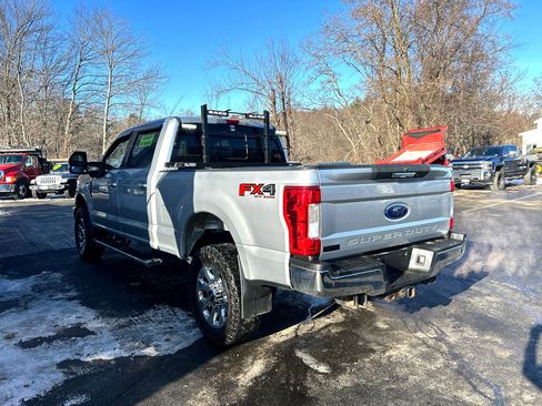 Used 2019 Ford F250 Lariat w/ Chrome Package image 5