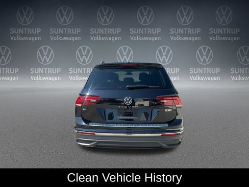 Used 2023 Volkswagen Tiguan SE w/ Panoramic Sunroof Package FWD image 4