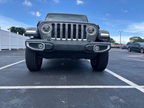 Used 2022 Jeep Gladiator Overland w/ Popular Equipment Package AWD/4WD image 3