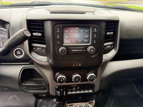 Used 2019 RAM 3500 Tradesman w/ Chrome Appearance Group AWD/4WD image 23