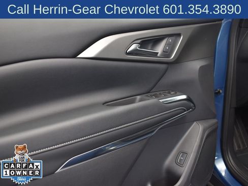 Used 2025 Chevrolet Traverse LT FWD image 11