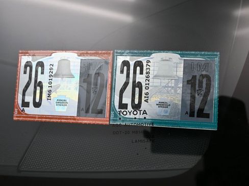 Used 2024 Toyota Prius LE image 9