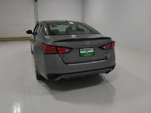 Used 2021 Nissan Altima 2.5 SR w/ SR Premium Package image 6