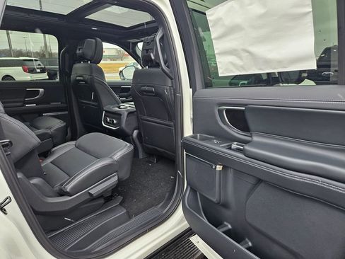 New 2026 Ford Expedition Max Platinum image 17