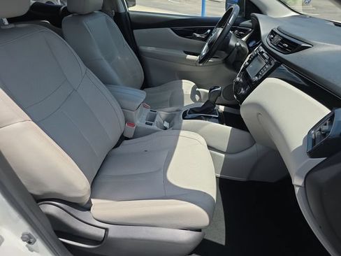 Used 2017 Nissan Rogue Sport SL w/ SL Premium Package FWD image 33