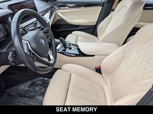 Certified 2022 BMW 530i xDrive w/ Premium Package image 13