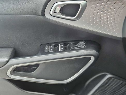 Used 2020 Kia Soul LX image 20
