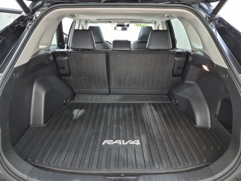 Used 2020 Toyota RAV4 XLE Premium AWD/4WD image 29