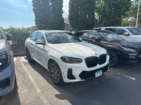 Used 2023 BMW X4 xDrive30i w/ M Sport Package AWD/4WD image 2