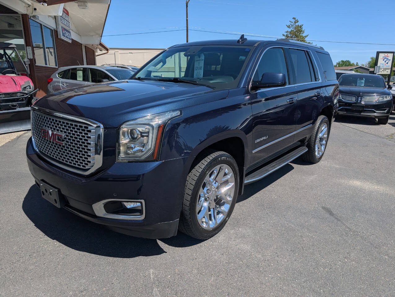 Used 2017 GMC Yukon Denali AWD/4WD image 3