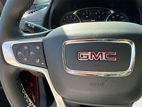 Used 2023 GMC Terrain SLT image 25