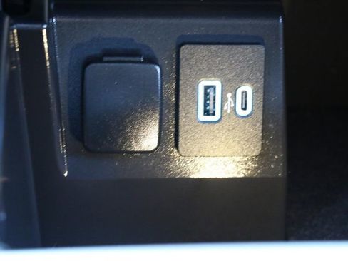 Used 2024 Ford Explorer ST-Line w/ Class IV Trailer Tow Package image 26