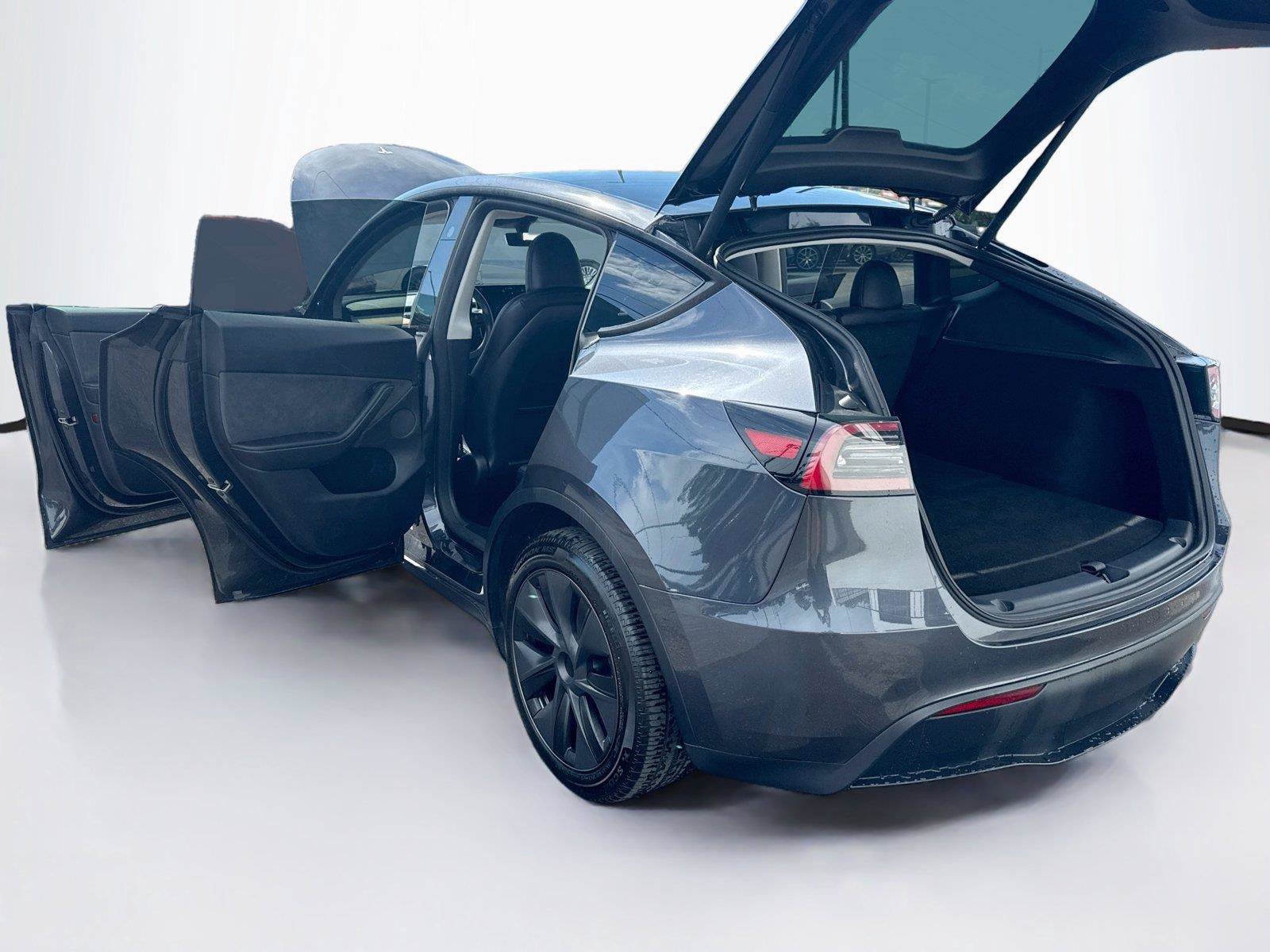 Used 2025 Tesla Model Y Long Range RWD image 38