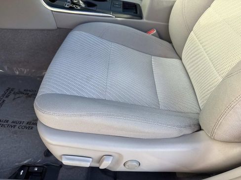 Used 2016 Toyota Camry LE image 28