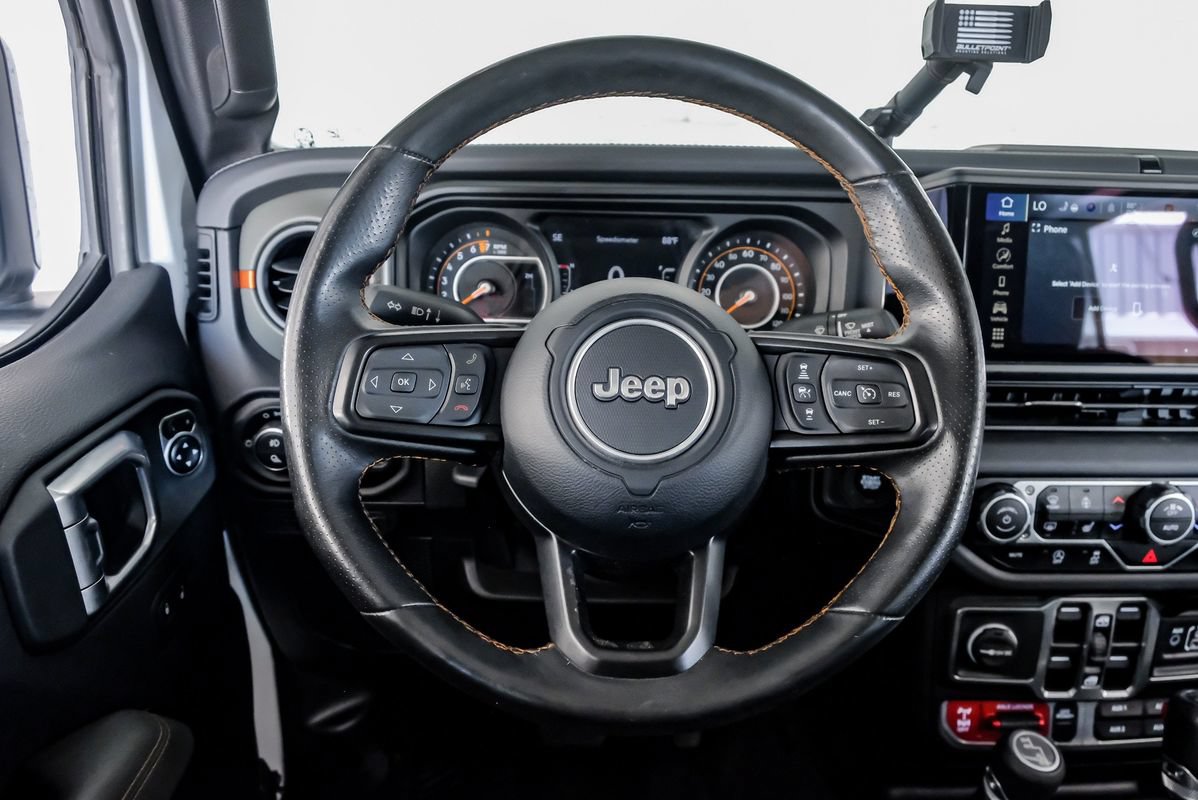 Used 2024 Jeep Gladiator Mojave w/ Convenience Group AWD/4WD image 15